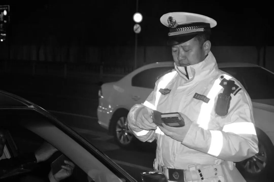 痛别交警王学武！今天是他的生日，26天前他在岗位上离开……