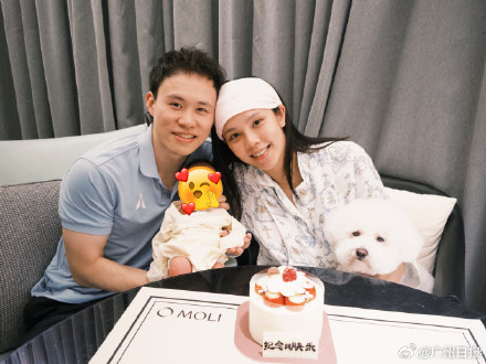 致敬老将！谢思埸比同场最小的选手大15岁