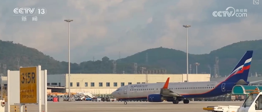 移民与出入境管理服务政策上“新” 涵盖人才跨境流动、过境、通关…… 移民与出入境管理服务政策上“新” 涵盖人才跨境流动、过境、通关……