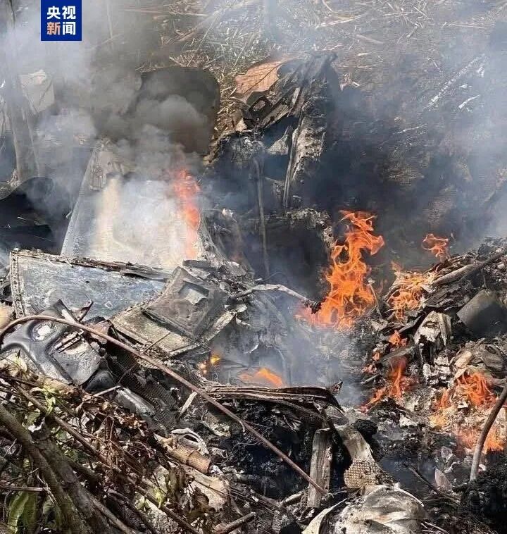 菲律宾一架载有5名空军人员的直升机坠毁 菲律宾一架载有5名空军人员的直升机坠毁