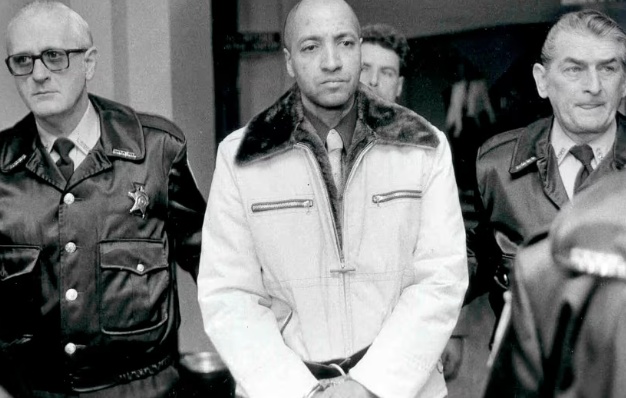 美国连环杀人犯被关43年后去世,枪杀13人被捕,孩子也不放过 美国连环杀人犯被关43年后去世,枪杀13人被捕,孩子也不放过