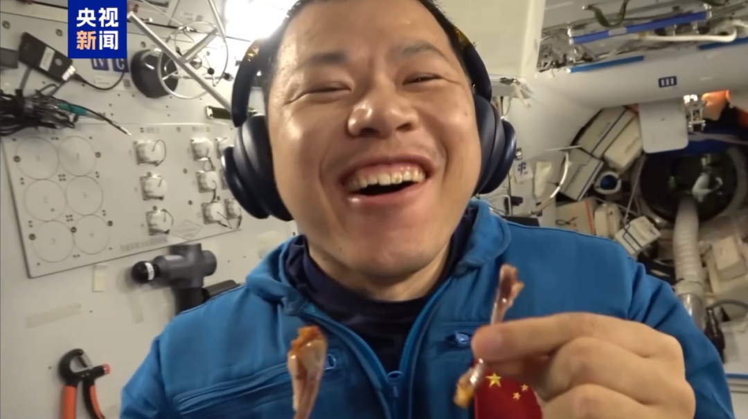 中国空间站可以吃烧烤了!航天员现烤鸡翅和牛排,滋滋冒油香迷糊 中国空间站可以吃烧烤了!航天员现烤鸡翅和牛排,滋滋冒油香迷糊