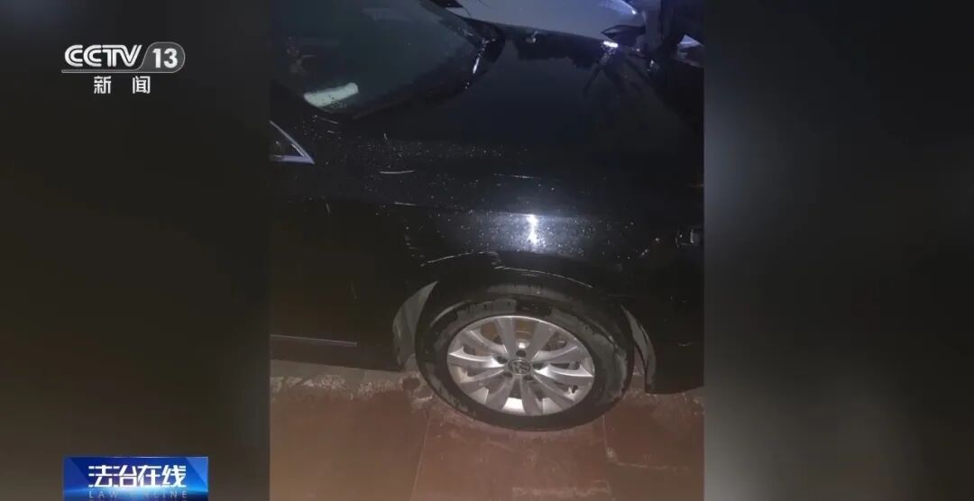 7级大风刮倒围挡砸坏车辆，责任谁来担？