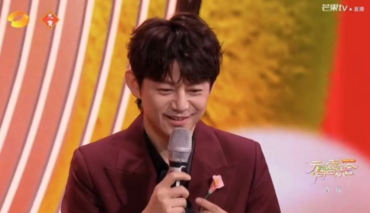 51岁何炅回应:“最近谣传我有衰老焦虑” 51岁何炅回应:“最近谣传我有衰老焦虑”