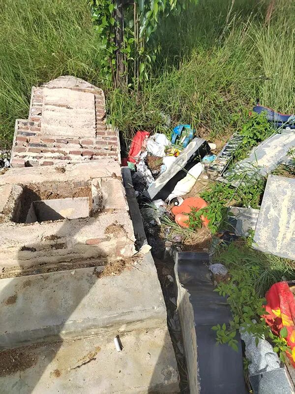 8岁男童坟墓因邻近他人祖坟遭破坏，警方：4人被拘留
