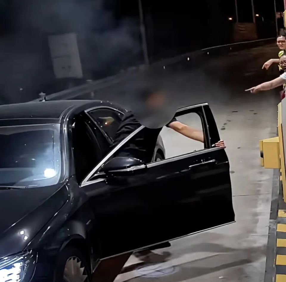 深夜高速上男子淡定旁观烧车，还自称“杀了4人”，被刑事立案侦查