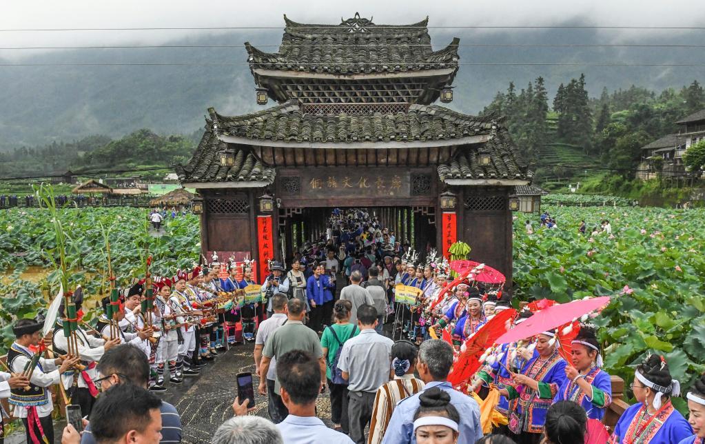 “村字号”频闪光，“土味”浪潮魅力何在？