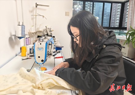 武汉年轻人为啥扎堆缝纫自习室?答案很治愈 武汉年轻人为啥扎堆缝纫自习室?答案很治愈