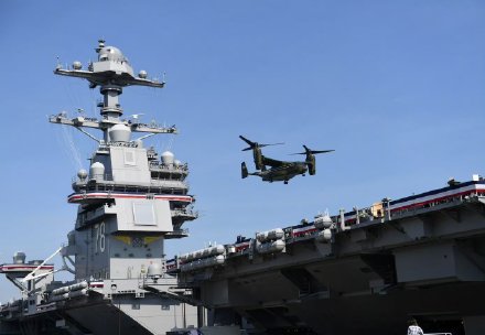 美军福特号航母驶往加勒比海 美军福特号航母驶往加勒比海