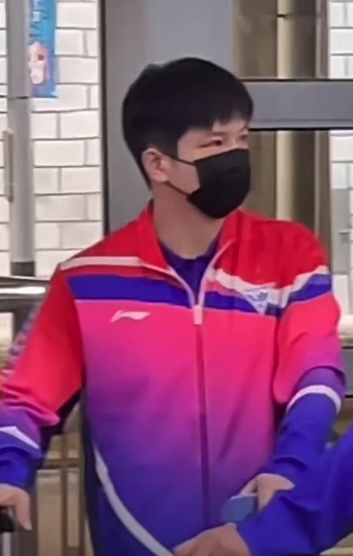 十五运乒乓球男女单打签表出炉：樊振东王楚钦同处一个半区；孙颖莎王曼昱分属上下半区