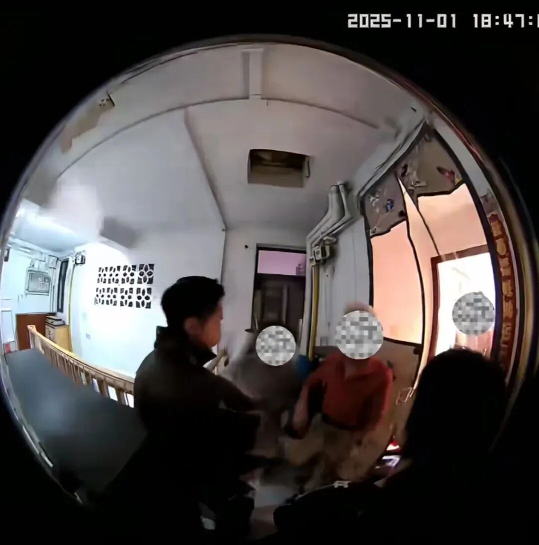 劝邻居别乱扔垃圾遭殴打！警方通报！