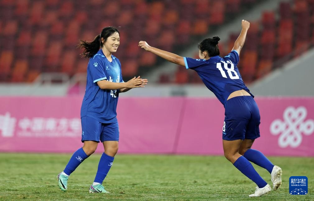 全运会足球——女子成年组小组赛:山东队胜重庆队 全运会足球——女子成年组小组赛:山东队胜重庆队