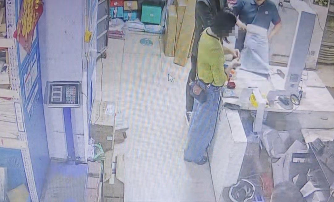 长沙宝妈弄丢金锁和吊坠，共有10多克，快递小哥捡到归还，还拒收千元报酬