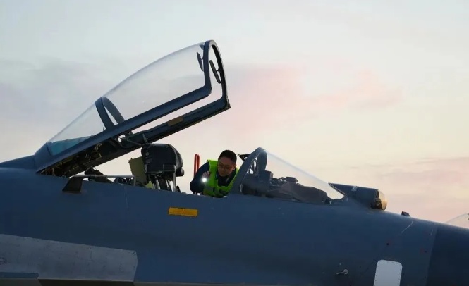 战机编队 昼夜鏖战 一组硬核训练大图来袭 战机编队 昼夜鏖战 一组硬核训练大图来袭