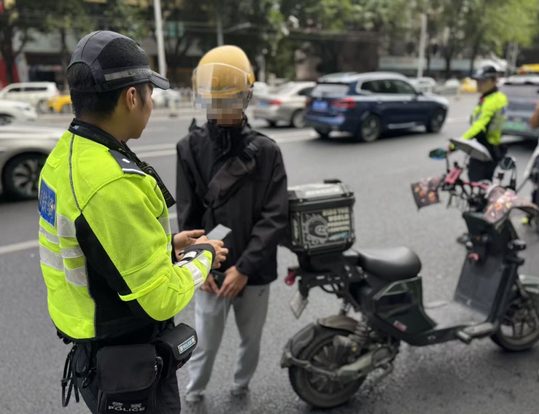 粤A单双号通行正式实行,今起3日内首次违法免罚 粤A单双号通行正式实行,今起3日内首次违法免罚