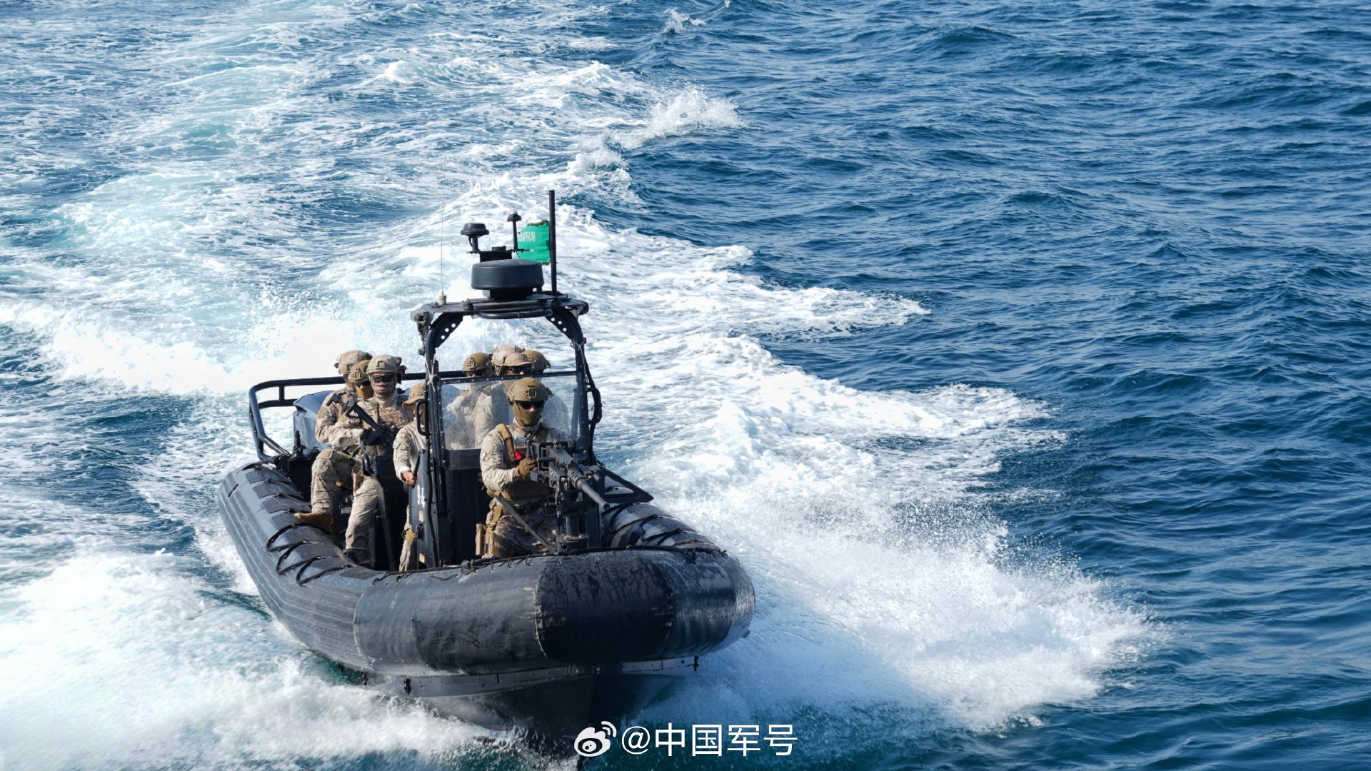 大场面来了!中沙“蓝剑-2025”海军联合训练现场 大场面来了!中沙“蓝剑-2025”海军联合训练现场