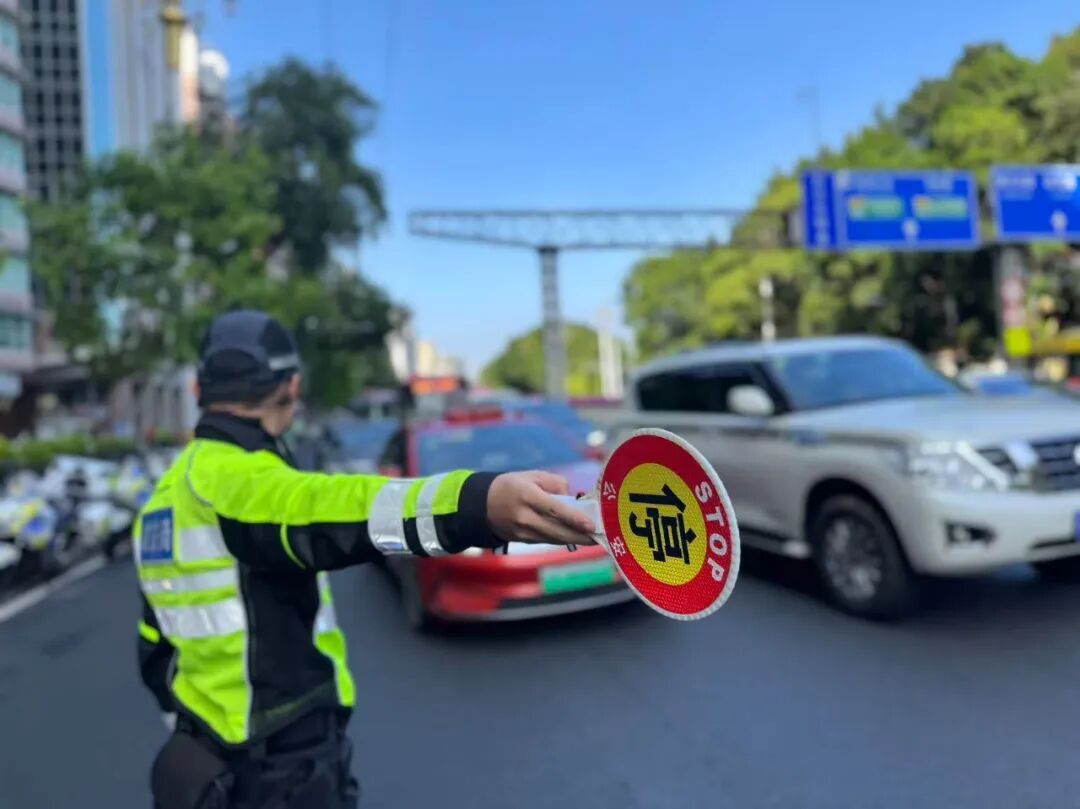 粤A单双号通行正式实行,今起3日内首次违法免罚 粤A单双号通行正式实行,今起3日内首次违法免罚