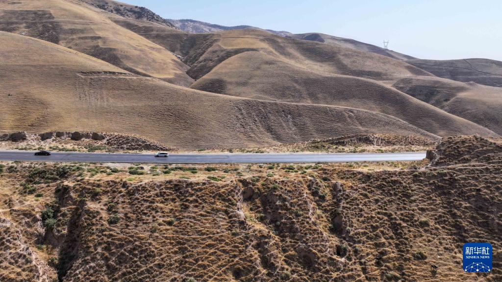 一带一路故事绘丨天堑变通途——帕米尔高原上的中塔公路巡礼