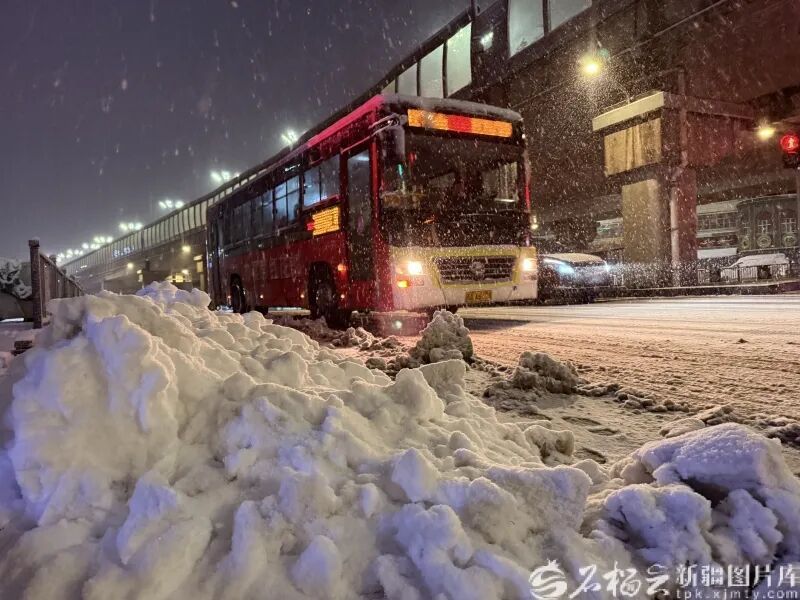 乌鲁木齐发布暴雪橙色预警! 乌鲁木齐发布暴雪橙色预警!