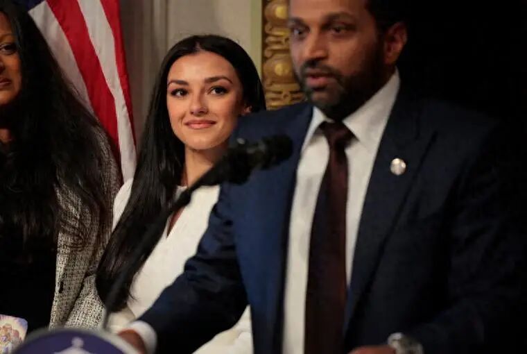 美国FBI局长被曝用6000万美元公务飞机接女友