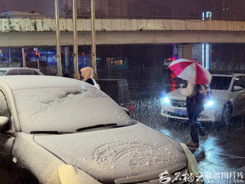 乌鲁木齐发布暴雪橙色预警! 乌鲁木齐发布暴雪橙色预警!