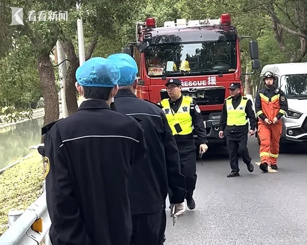 上海一男子报警称发现“浮尸”,河道内漂浮“两条人腿”!民警消防紧急出动…… 上海一男子报警称发现“浮尸”,河道内漂浮“两条人腿”!民警消防紧急出动……