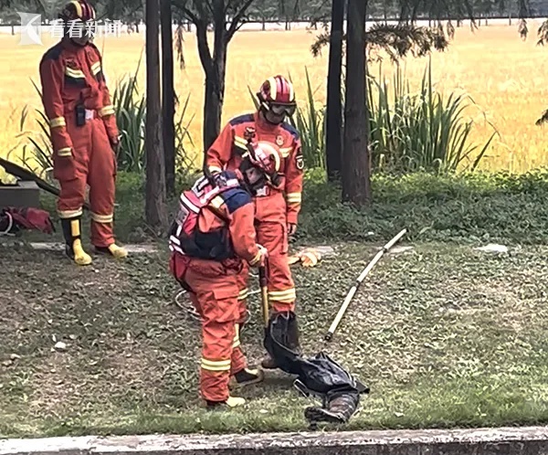 上海一男子报警称发现“浮尸”,河道内漂浮“两条人腿”!民警消防紧急出动…… 上海一男子报警称发现“浮尸”,河道内漂浮“两条人腿”!民警消防紧急出动……
