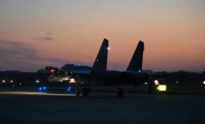 战机编队 昼夜鏖战 一组硬核训练大图来袭 战机编队 昼夜鏖战 一组硬核训练大图来袭