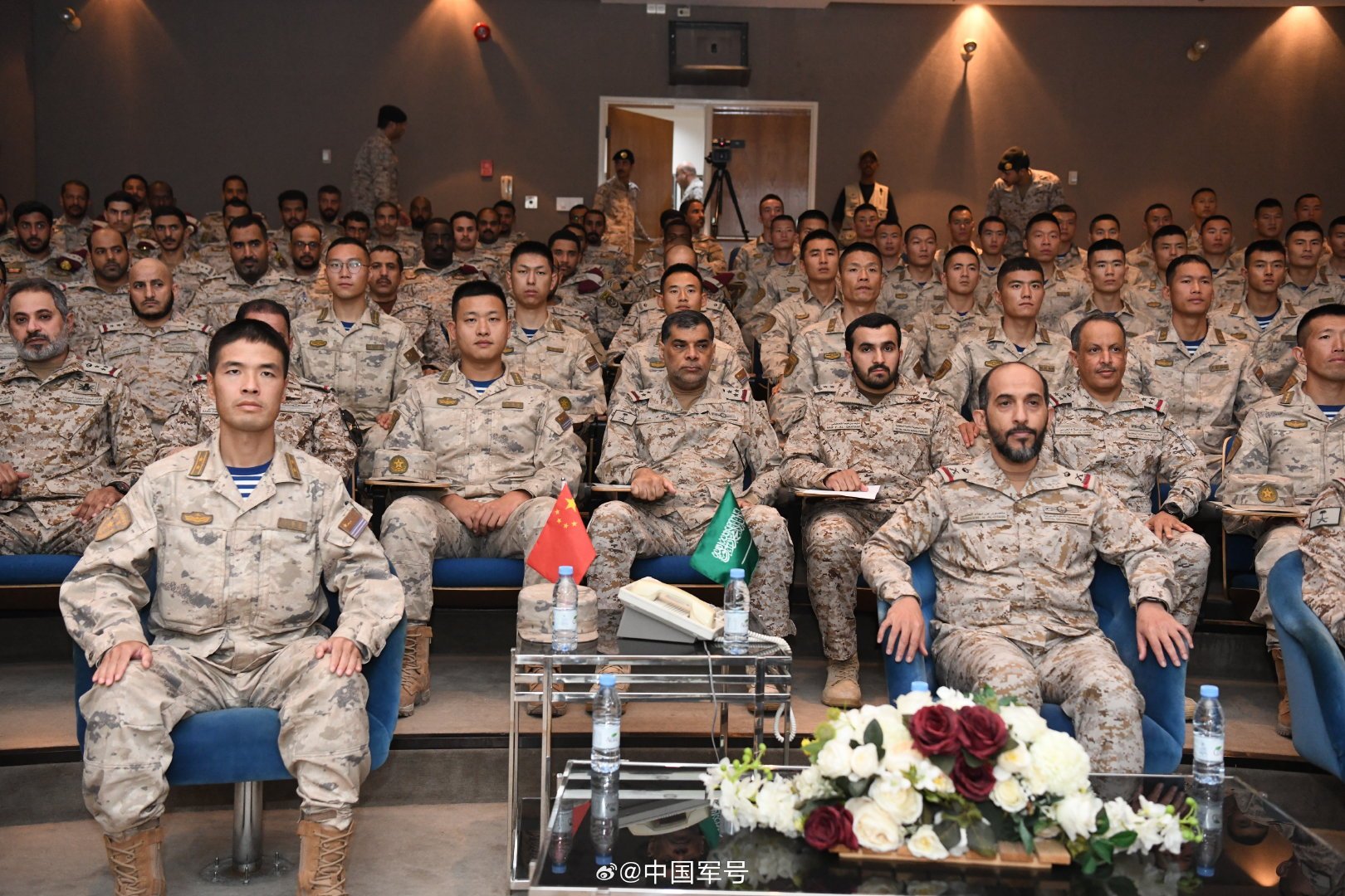 大场面来了!中沙“蓝剑-2025”海军联合训练现场 大场面来了!中沙“蓝剑-2025”海军联合训练现场