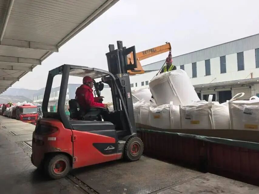 日均处理货物约千吨，现货订单排至年末！兰州国际陆港货运繁忙热潮涌动