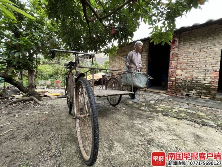 泪目！一七旬老人蹬6小时三轮车，辗转10余公里，只为说声“谢谢”