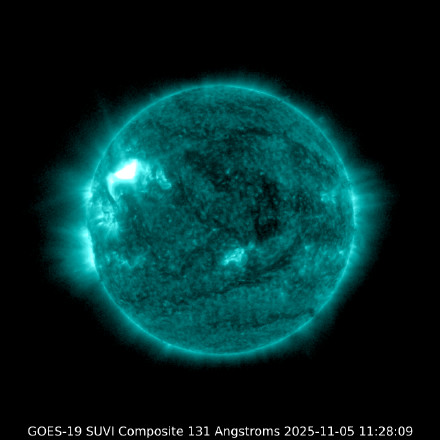 太阳爆发活动持续!可能出现红绿极光! 太阳爆发活动持续!可能出现红绿极光!