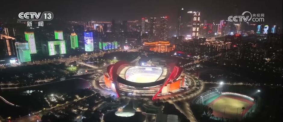 一场业余球赛凭什么掀起万亿元消费狂潮?赛场之外找到答案 一场业余球赛凭什么掀起万亿元消费狂潮?赛场之外找到答案