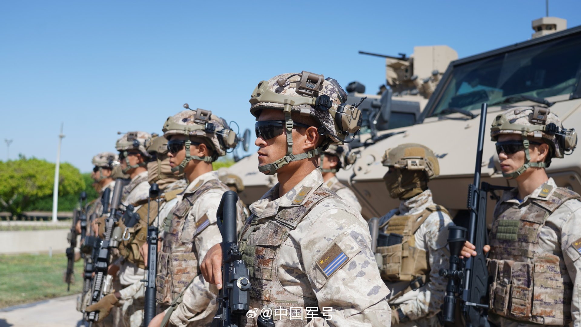 大场面来了!中沙“蓝剑-2025”海军联合训练现场 大场面来了!中沙“蓝剑-2025”海军联合训练现场