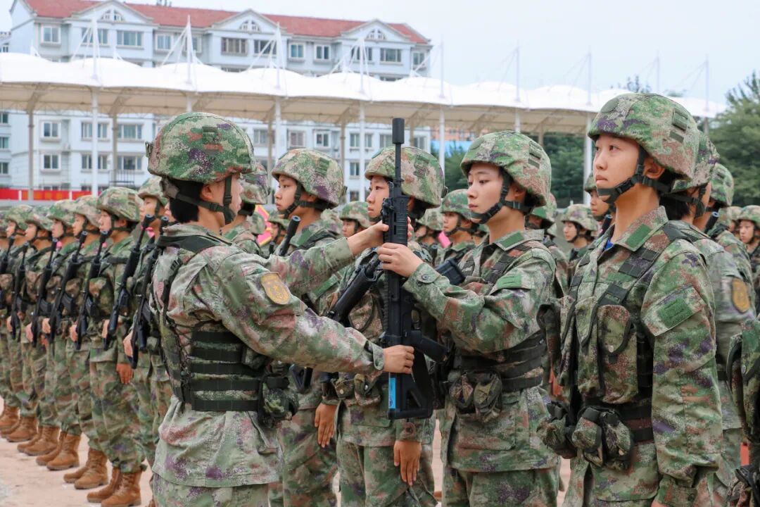 千余名新兵参加,太震撼了! 千余名新兵参加,太震撼了!