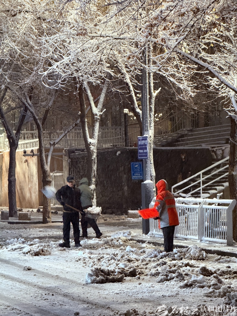 乌鲁木齐发布暴雪橙色预警! 乌鲁木齐发布暴雪橙色预警!