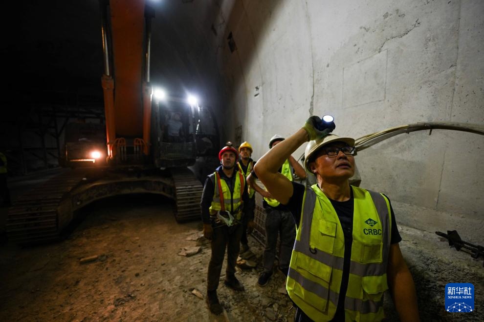 一带一路故事绘丨天堑变通途——帕米尔高原上的中塔公路巡礼