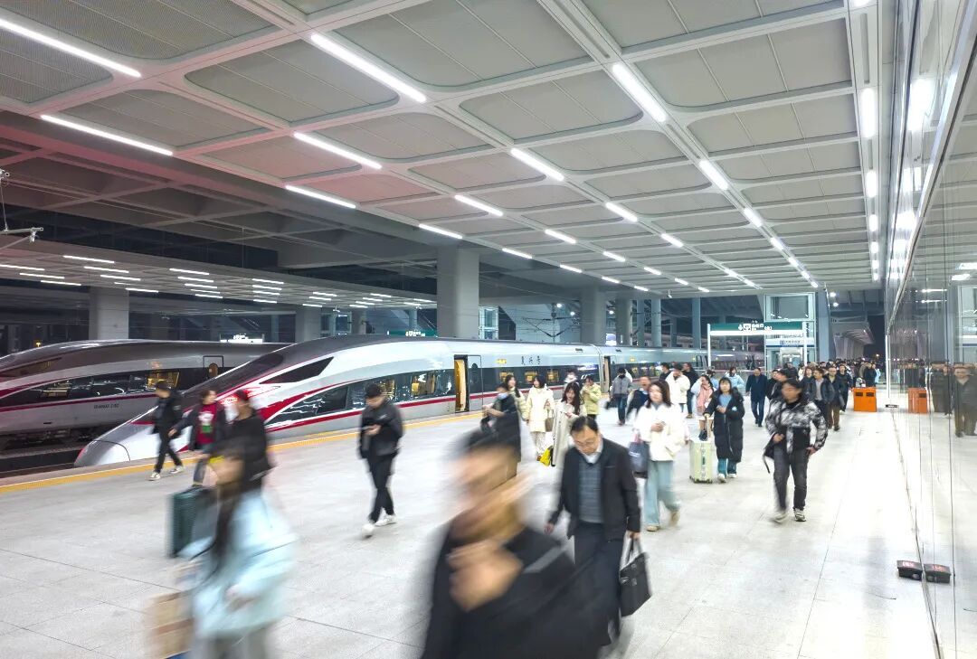 683公里环线高铁,绕一圈最快约3.5小时! 683公里环线高铁,绕一圈最快约3.5小时!