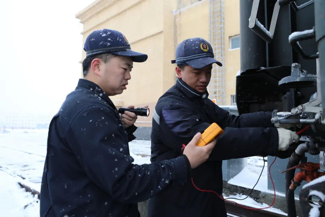 暴雪!铁路部门启动应急预案 暴雪!铁路部门启动应急预案