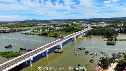 海南环岛旅游公路环新英湾支线通车