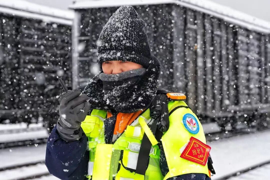 暴雪!铁路部门启动应急预案 暴雪!铁路部门启动应急预案