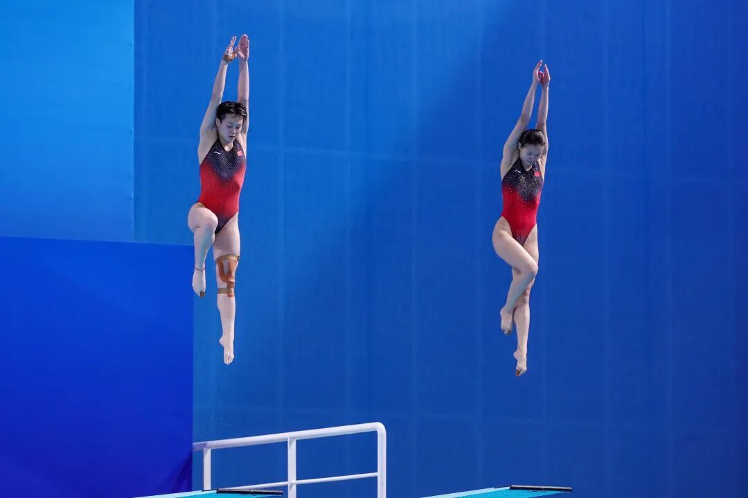 陈艺文/林珊,冠军!广东跳水队十五运会第5金到手,台下一幕太动人 陈艺文/林珊,冠军!广东跳水队十五运会第5金到手,台下一幕太动人