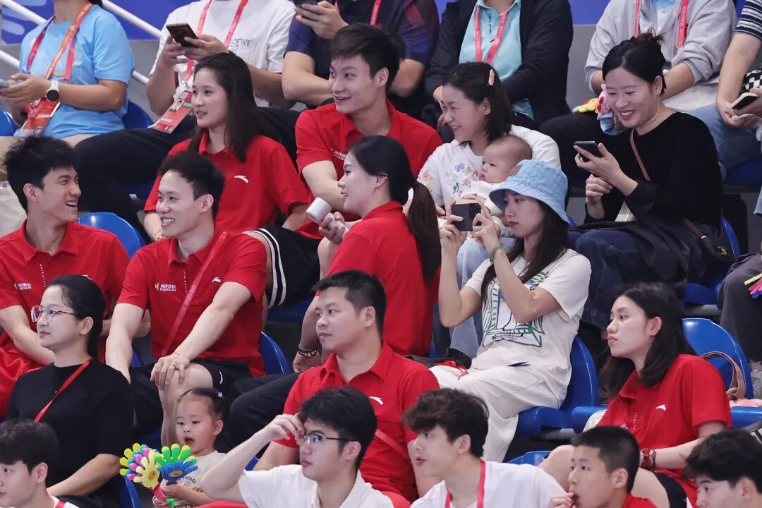 陈艺文/林珊,冠军!广东跳水队十五运会第5金到手,台下一幕太动人 陈艺文/林珊,冠军!广东跳水队十五运会第5金到手,台下一幕太动人