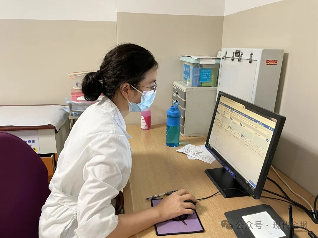 刚跑完800米，14岁女孩就喊肚子痛！医生：青春期容易被忽视