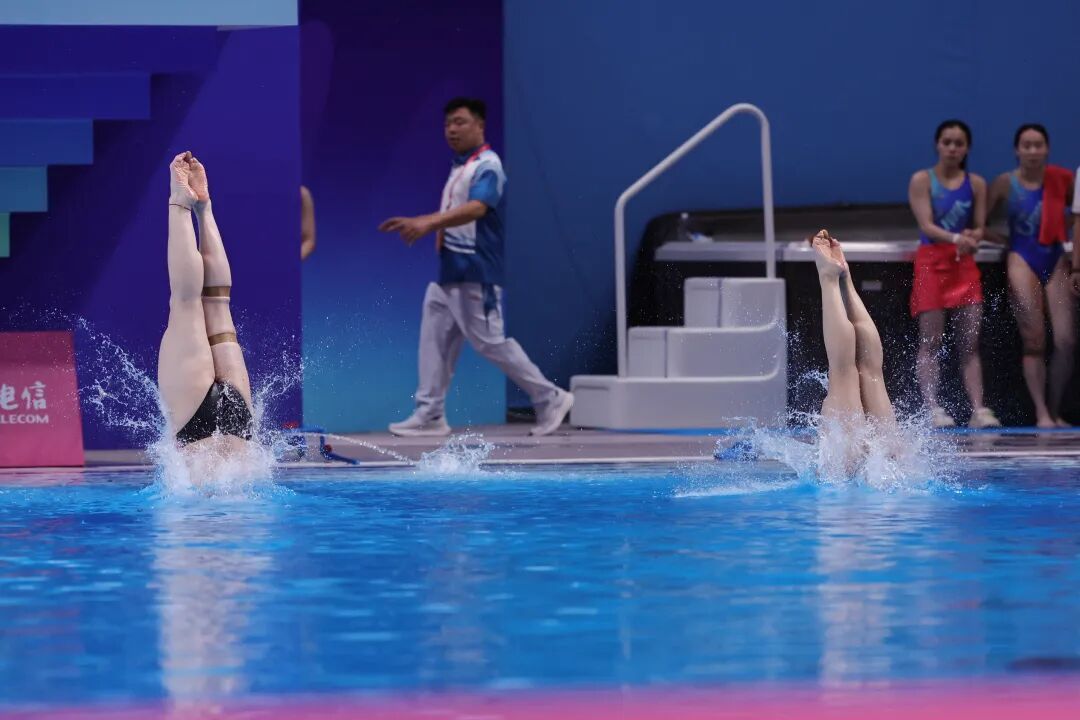 陈艺文/林珊,冠军!广东跳水队十五运会第5金到手,台下一幕太动人 陈艺文/林珊,冠军!广东跳水队十五运会第5金到手,台下一幕太动人