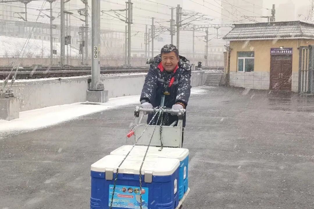 暴雪!铁路部门启动应急预案 暴雪!铁路部门启动应急预案