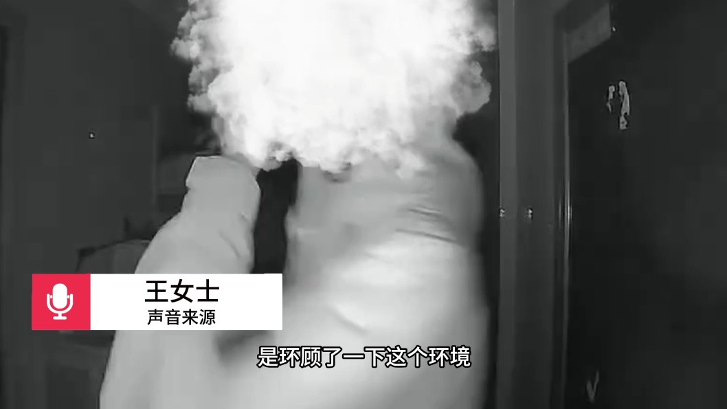 深夜有人在屋外连敲门，业主查看监控：敲完自家敲别家