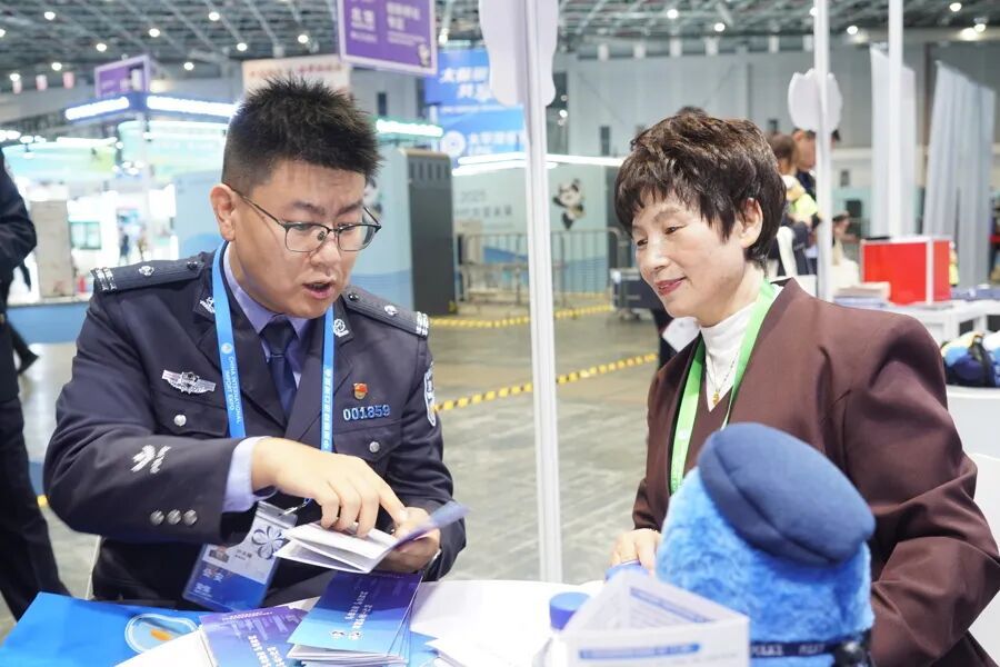 上海披露：22人被抓！顶级奢侈品巨头发来感谢信→