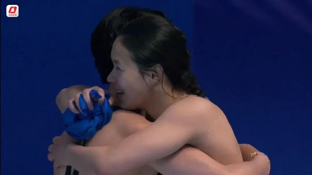 陈艺文/林珊,冠军!广东跳水队十五运会第5金到手,台下一幕太动人 陈艺文/林珊,冠军!广东跳水队十五运会第5金到手,台下一幕太动人