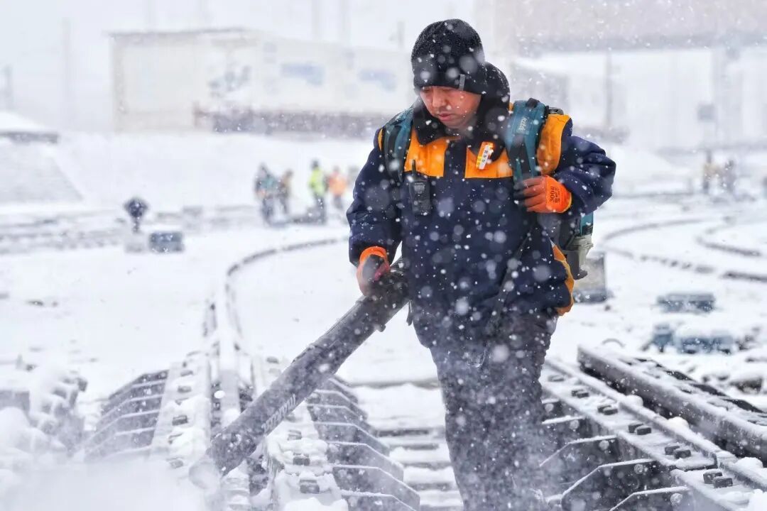 暴雪!铁路部门启动应急预案 暴雪!铁路部门启动应急预案
